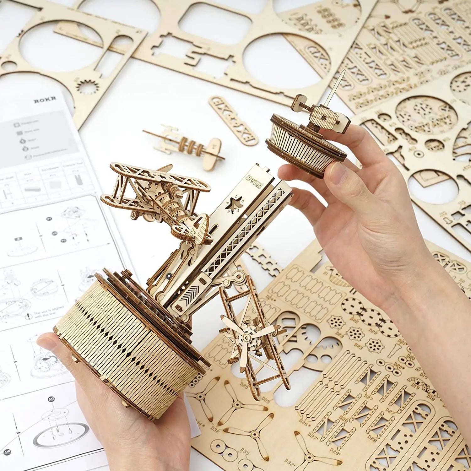 Robotime Rokr Starry Night 3D Wooden Music Box Kit