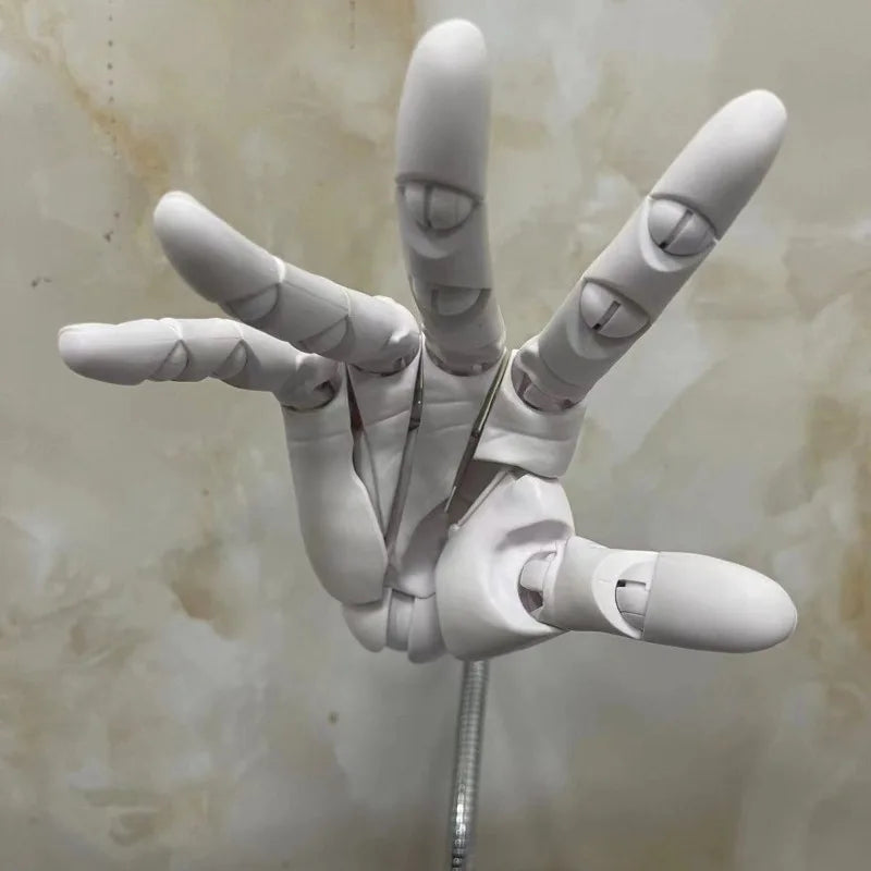 Articulated Hand Model for Drawing and Decoration