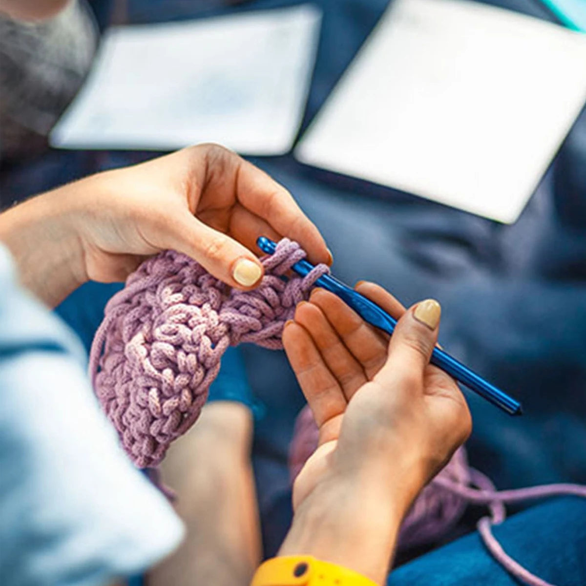 12pcs Crochet Hook Set – Multiple Sizes with Storage Case