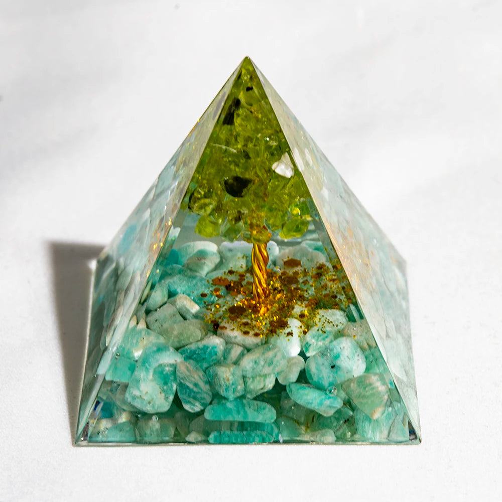 Crystal Energy Pyramid with Peridot and Amethyst for Chakra Healing