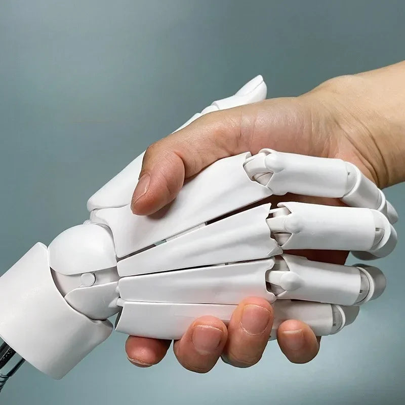 Articulated Hand Model for Drawing and Decoration